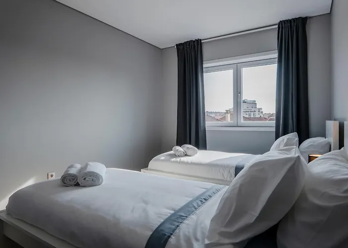 3br Flat By Casa Da Musica, Central, Sleeps 6, E Porto