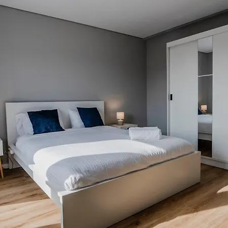 3br Flat By Casa Da Musica, Central, Sleeps 6, E * 波尔图