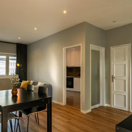 3br Flat By Casa Da Musica, Central, Sleeps 6, E *