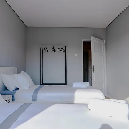 3br Flat By Casa Da Musica, Central, Sleeps 6, E * Oporto