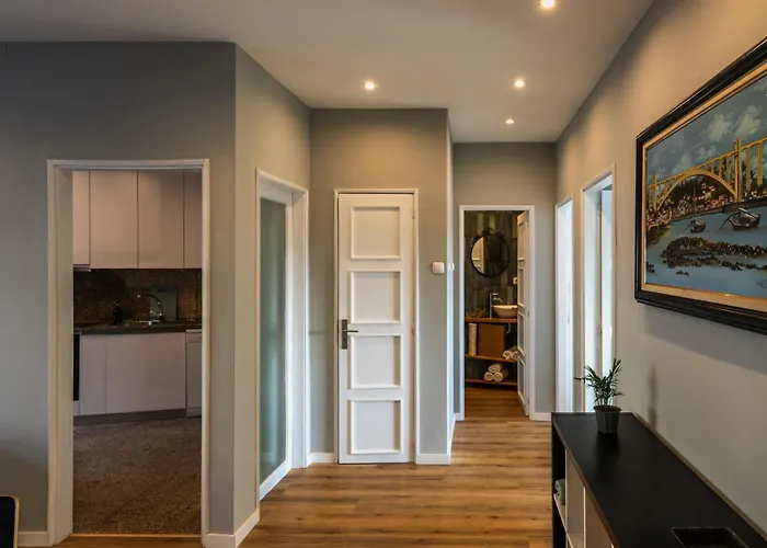 3br Flat By Casa Da Musica, Central, Sleeps 6, E *