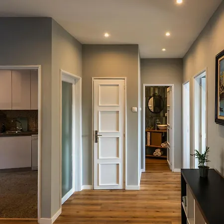 3br Flat By Casa Da Música, Central, Sleeps 6, E *