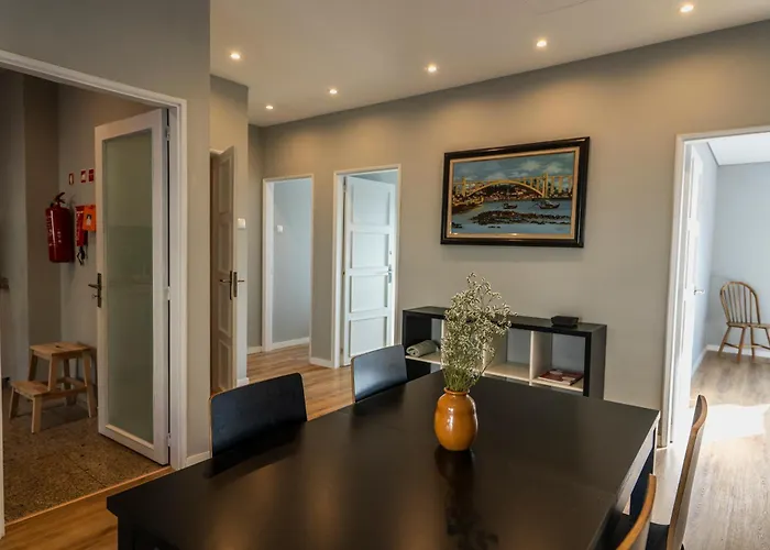 3br Flat By Casa Da Musica, Central, Sleeps 6, E *