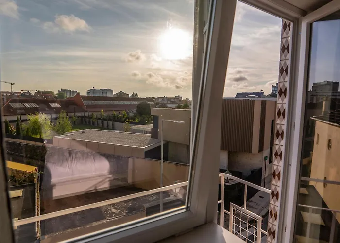 3br Flat By Casa Da Musica, Central, Sleeps 6, E *