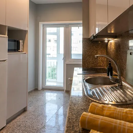 Апартаменты 3br Flat By Casa Da Musica, Central, Sleeps 6, E Порту