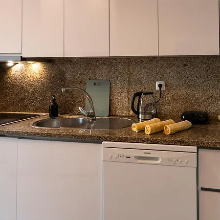 3br Flat By Casa Da Musica, Central, Sleeps 6, E * Порту